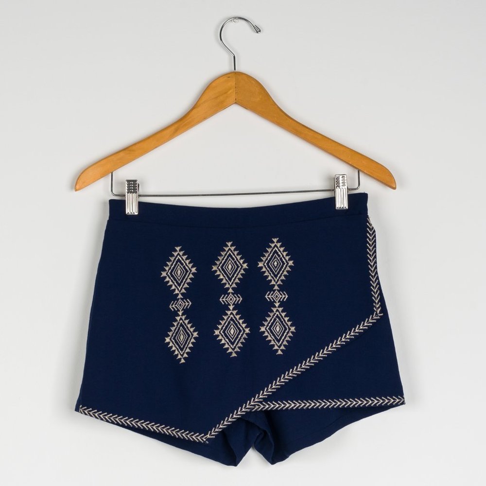 Women's Sweet Journey Southwestern Aztec Pattern Wrap Shorts size Small